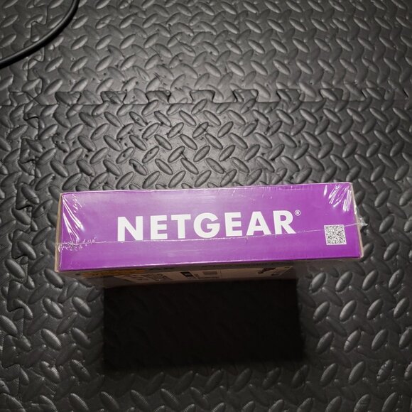 NETGEAR 8-Port Gigabit Ethernet Unmanaged Switch, Model No. GS208, New in Box - Picture 7 of 11